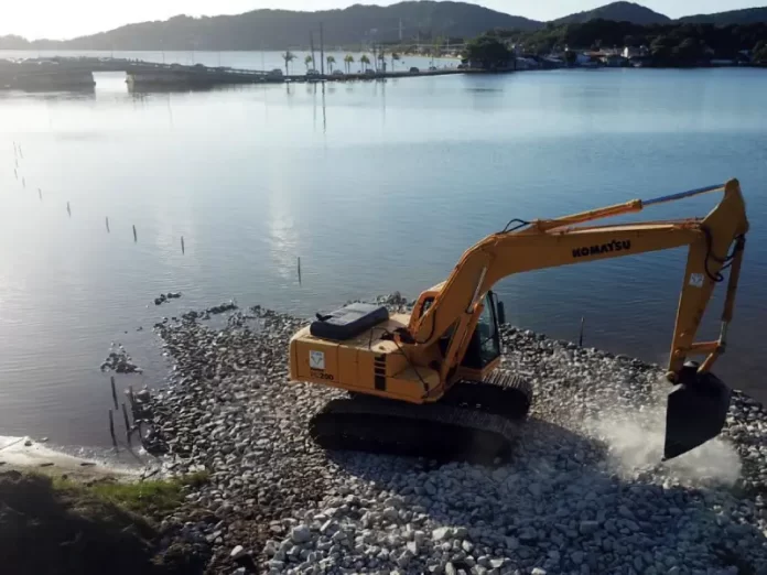 Obra da ponte da Lagoa da Conceição