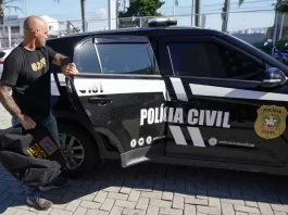 Três ladrões de casas são capturados em Palhoça Polícia Civil apreende adolescentes que fazem ameaças na internet contra escolas
