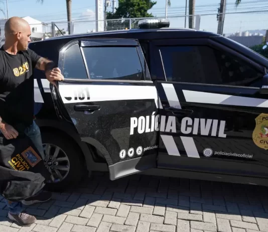 Polícia Civil apreende adolescentes que fazem ameaças na internet contra escolas