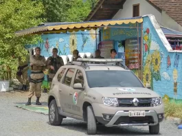 Após atentado em creche de Blumenau, governador anunciou que cada escola terá um policial militar armado