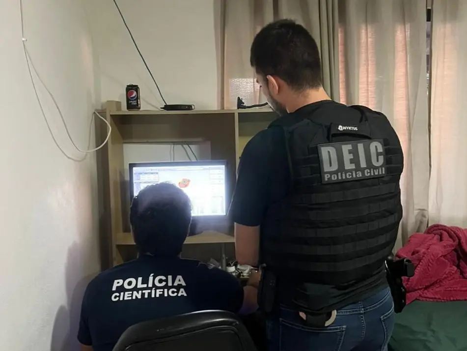 Operação policial apreende conteúdo pornográfico em 3 cidades de SC