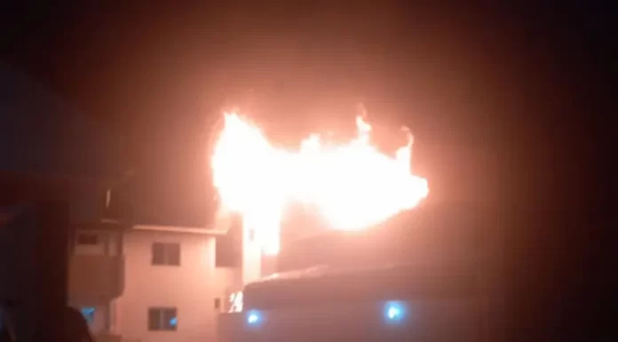 Fogo atinge três casas no Rio Vermelho