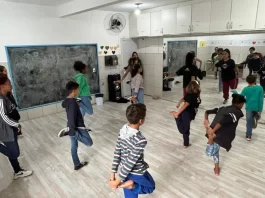 De olho no Dança em Cena, adolescentes participam de residência artística em Florianópolis Adolescentes se preparam para o Festival Dança em Cena