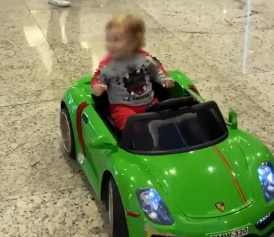 Justiça marca data do retorno de criança retirada da mãe em São José Menino raptado em São José