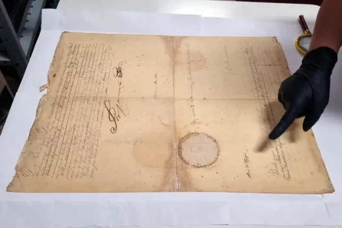 Documento assinado por Dom Pedro II é transcrito em museu de São José