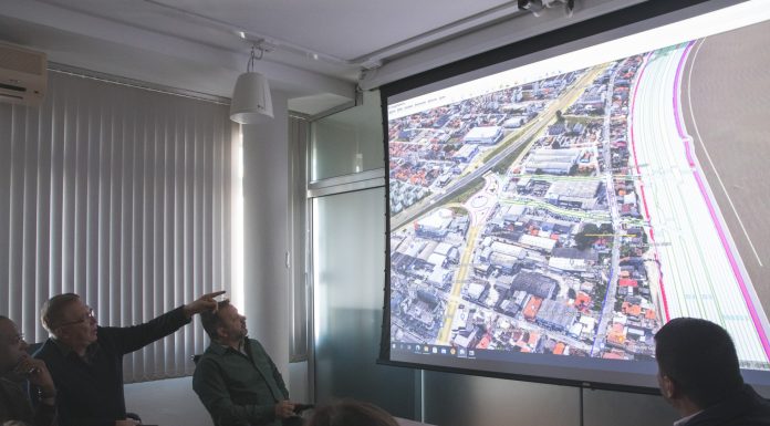 Secretaria de Infraestrutura estadual e representantes da prefeitura conversam sobre melhorias na SC-281