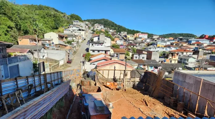 Reconstrução de escolas em São José