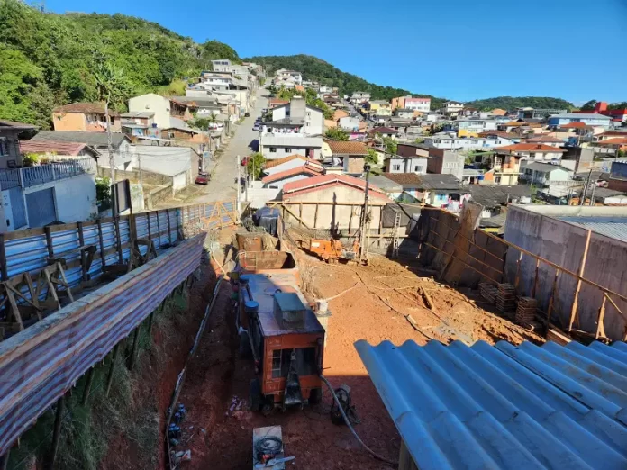 Reconstrução de escolas em São José