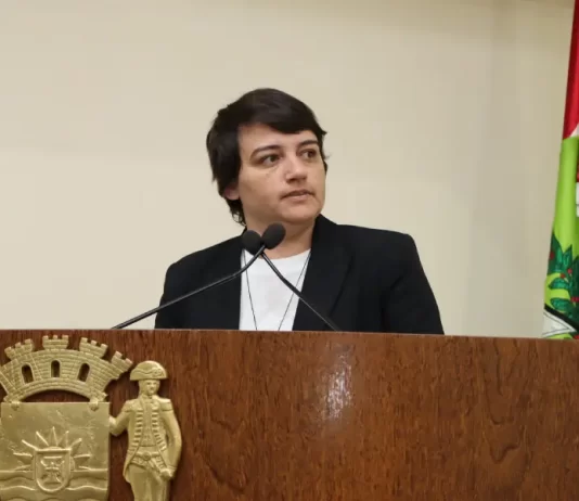 Vereadora de Florianópolis recebe nova ameaça de morte Vereadora Carla Ayres
