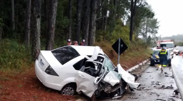 Policial penal morre em colisão frontal na BR-282 em Rancho Queimado