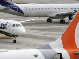Aviões no aeroporto Hercílio Luz, em Florianópolis