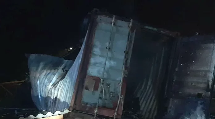 Container com cilindros de gás explode em Canasvieiras
