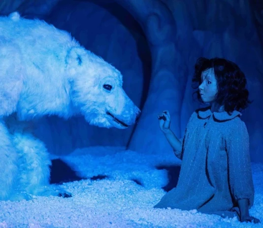 Florianópolis recebe a magia e a emoção do teatro ilusionista em “POLARIS", o espetáculo no globo gigante