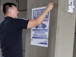 Prefeituras agem contra propaganda irregular em cartazes Prefeituras agem contra propaganda irregular em cartazes