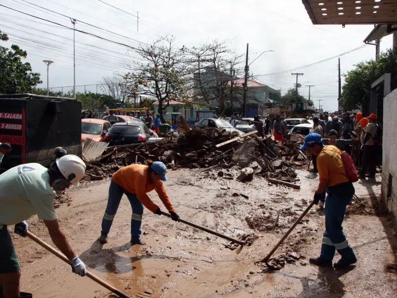 Construtora que fez reservatório da Casan atestou segurança, após teste em  2022