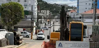Prefeitura de São José embarga obra de adutora da Casan