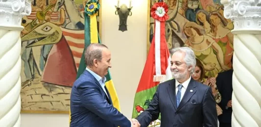 Blasi assume governo de SC