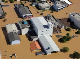 Mais de 12 mil pessoas estão desalojadas em SC; saiba como ajudar Taió sofreu inundação