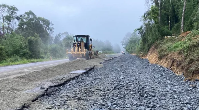 Obra emergencial na BR-282 em Alfredo Wagner