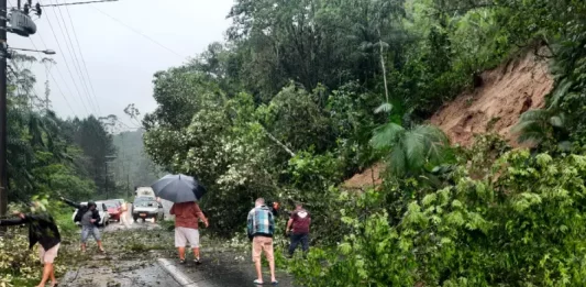 Queda de barreira em Blumenau
