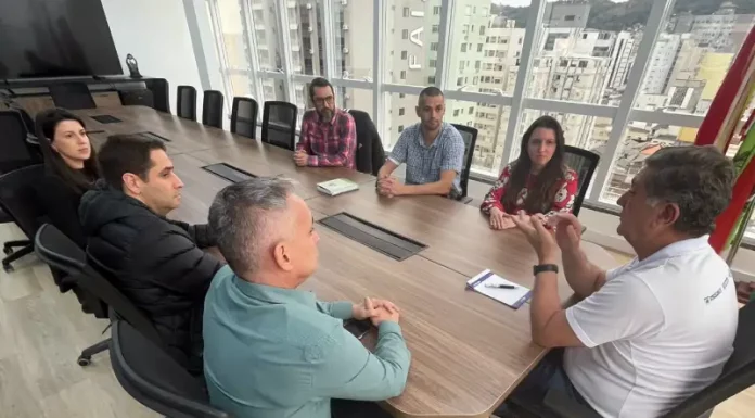 Dois secretários de Florianópolis são afastados para auditoria contra corrupção
