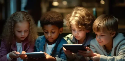 Ecesso de telas no público infantojuvenil