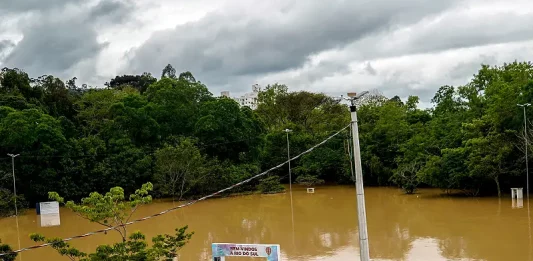 Prejuízos com chuvas em SC
