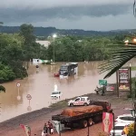 BR-470 é interditada em duas cidades por causa da chuva