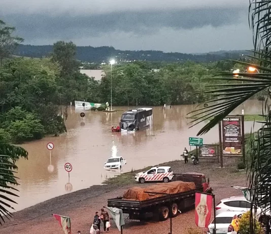 BR-470 é interditada em duas cidades por causa da chuva