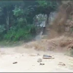 Cachoeira se formou ao lado da pista