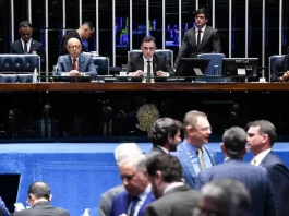 Mirando STF, Senado aprova PEC que limita decisões individuais em tribunais