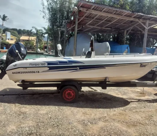 Lancha com um pescador desaparece no leste da ilha Lancha Mobdik desaparecida em Florianópolis