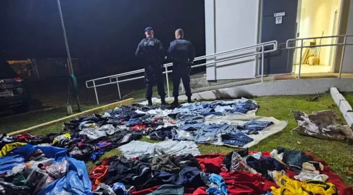 Comércio ilegal em praias de Florianópolis é alvo de apreensões