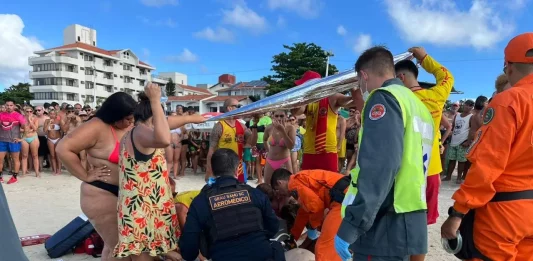 Argentino de 63 anos morre após mal súbito na praia de Canasvieiras Argentino de 63 anos morre após mal súbito na praia de Canasvieiras