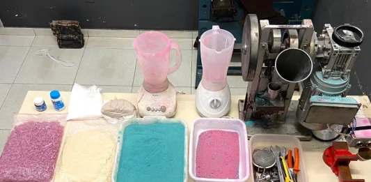 Música alta denuncia laboratório de drogas nos Ingleses Música alta denuncia laboratório de drogas nos Ingleses