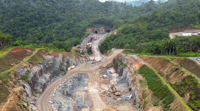 Construção de túnel do contorno viário da Grande Florianópolis em Palhoça