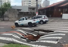 Tubulação de água limpa rompe e deixa bairros de São José sem água