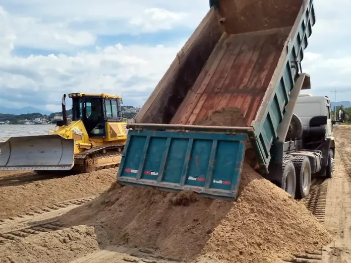 Beira-Mar de São José contará com 7 novas quadras de areia