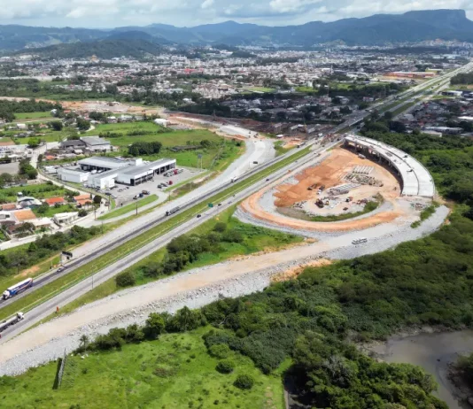 Intersecção da BR-101 com o Contorno Viário