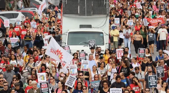 Greve em Florianópolis é marcada para começar na terça-feira (12)