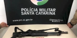 Dois homens são presos e arma de fogo é apreendida em Florianópolis