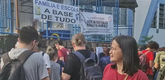 Sem acordo, professores da rede estadual entram em greve Magistério estadual pede negociação com o governo
