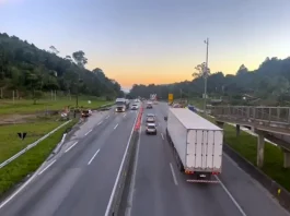 BR-101 no Morro dos Cavalos, em Palhoça