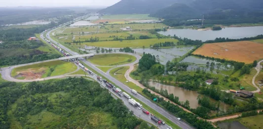 Morro dos Cavalos tem engarrafamento no sentido Norte