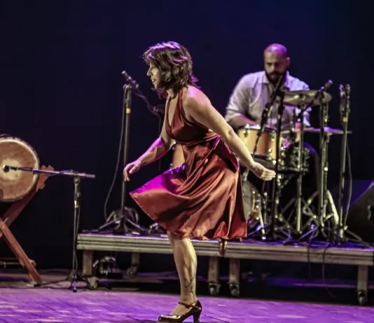 Festival em SC apresenta 8 espetáculos gratuitos e traz 4 artistas internacionais Marina Coura
