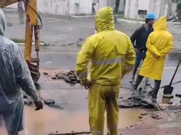 Acidente danifica adutora em São José Rompimento de adutora Casan Josué di Bernardi