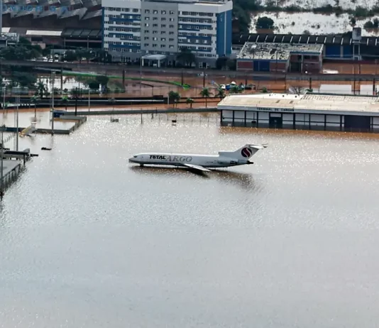 Aeroporto de Porto Alegre ficará fechado até setembro Aeroporto Salgado Filho, em Porto Alegre, está alagado