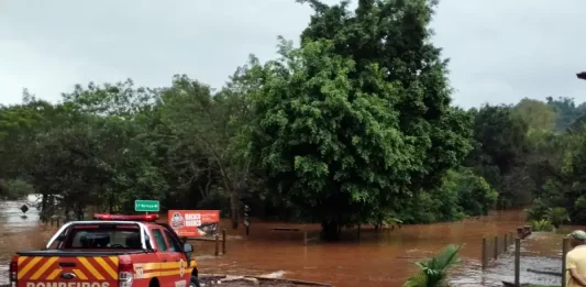 Alagamentos por causa do excesso de chuva no Oeste de SC