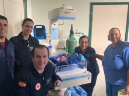Bebê nasce em ambulância em Florianópolis