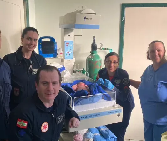 Bebê nasce em ambulância em Florianópolis